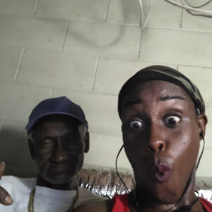 Meet your Posher, Emmanuelle